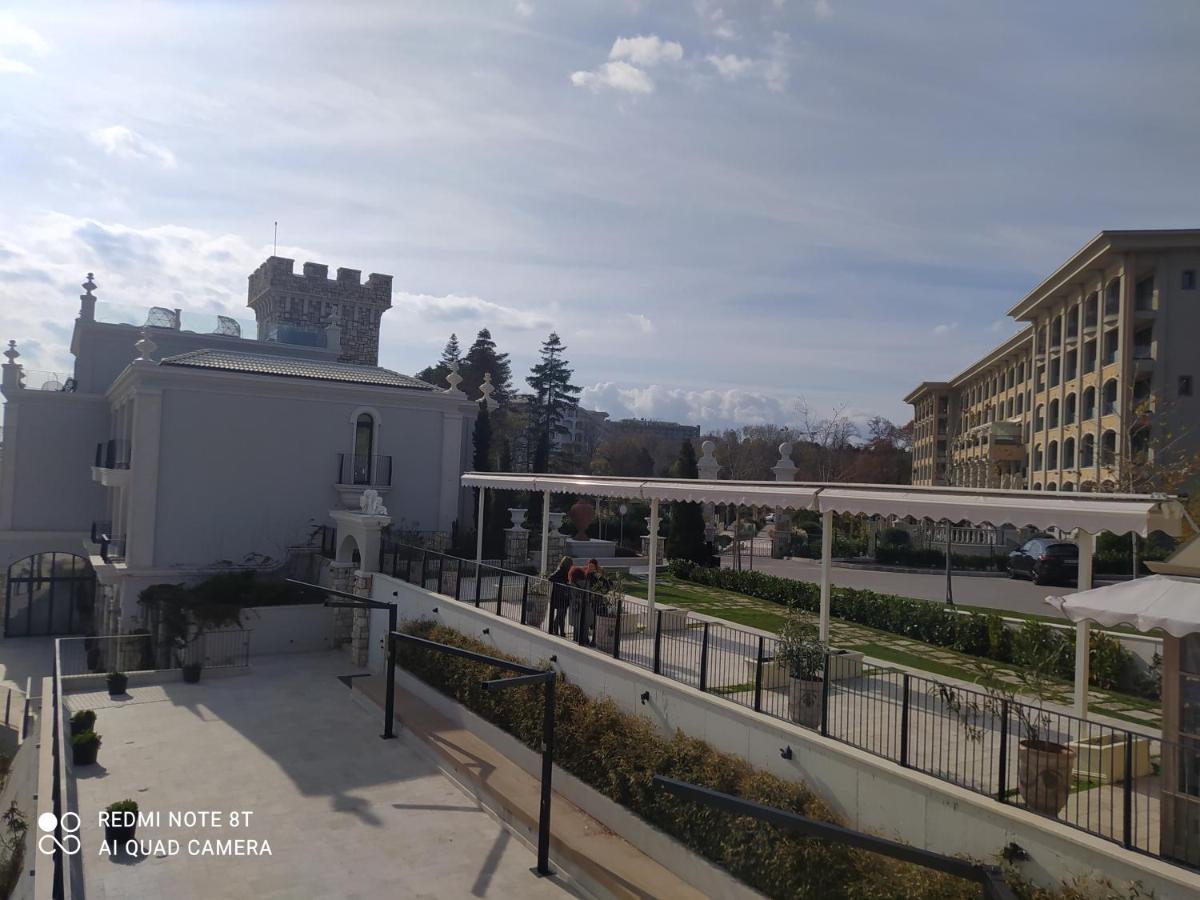 Romance Splendid Apartment Saints Constantine and Helena Exterior photo